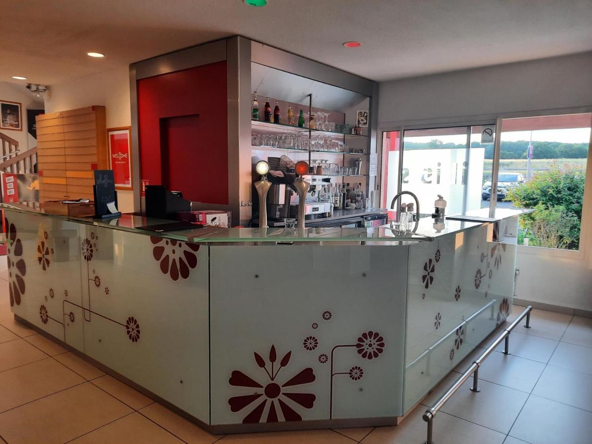 Ibis Avallon Magny  Zewnętrze zdjęcie